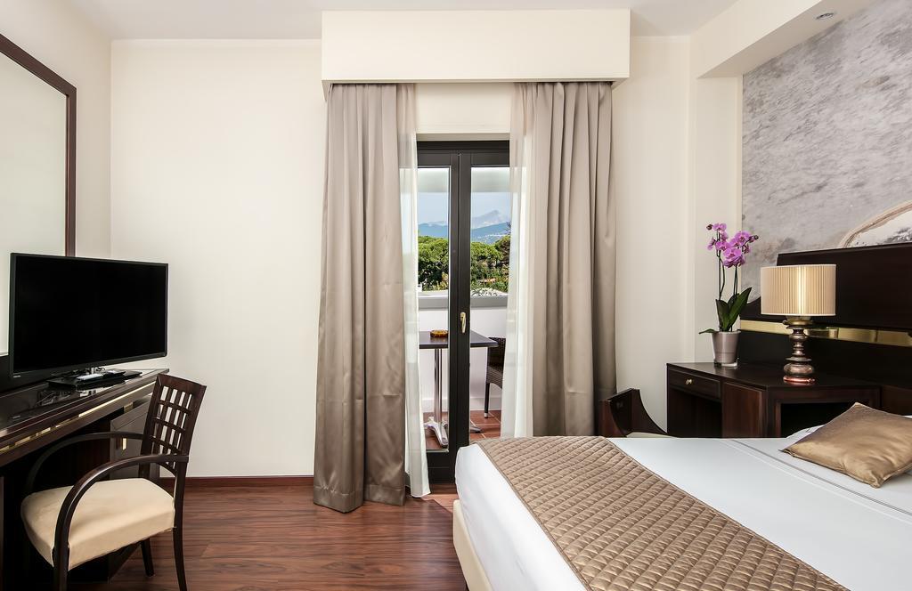 Hotel St.Mauritius フォルテ・デイ・マルミ エクステリア 写真